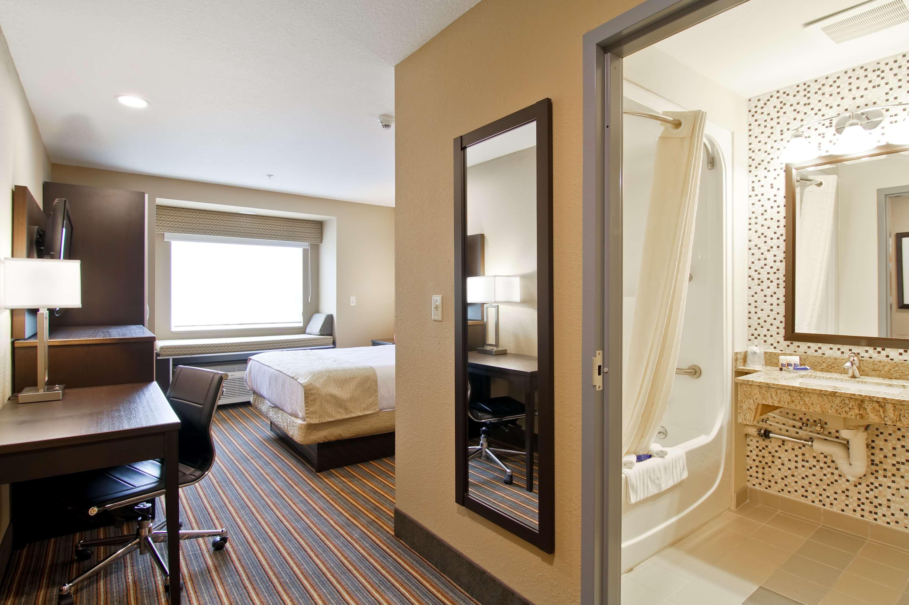 Best Western Plus Woodstock Inn & Suites Ngoại thất bức ảnh