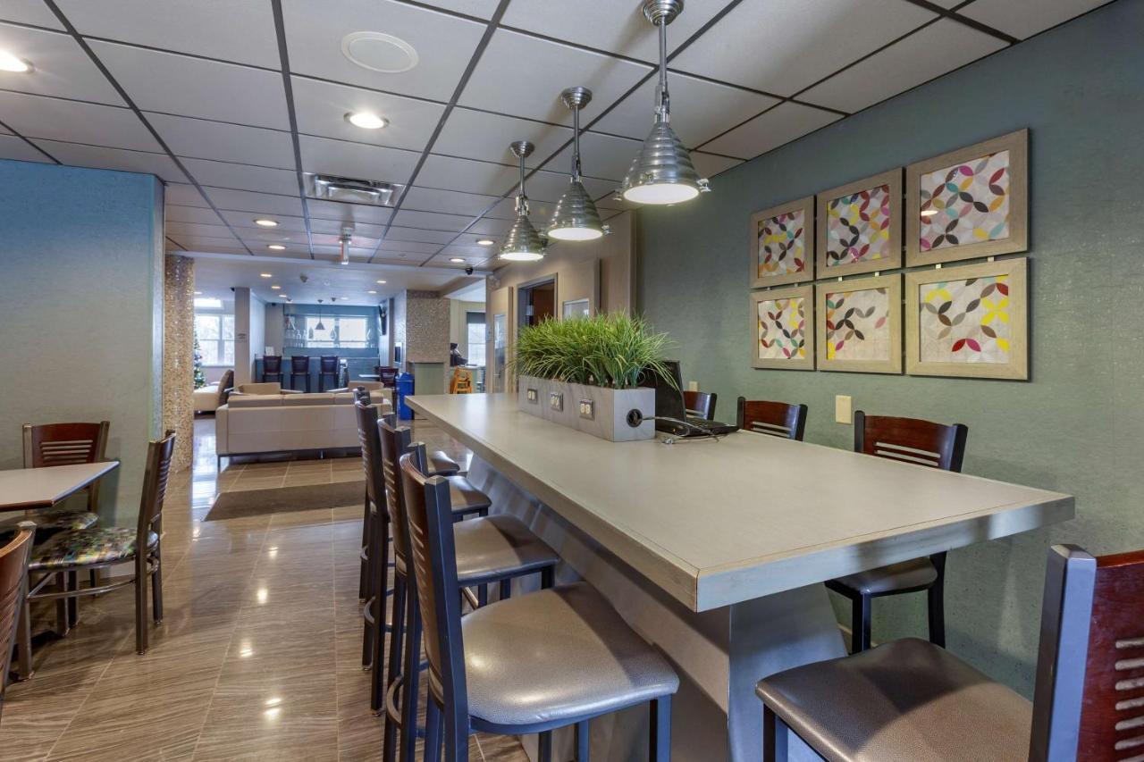Best Western Plus Woodstock Inn & Suites Ngoại thất bức ảnh