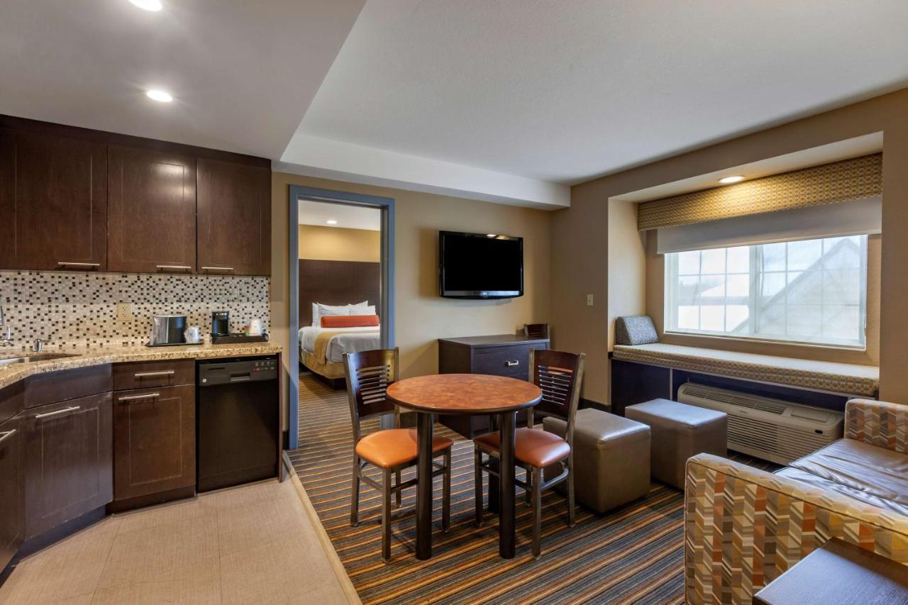 Best Western Plus Woodstock Inn & Suites Ngoại thất bức ảnh