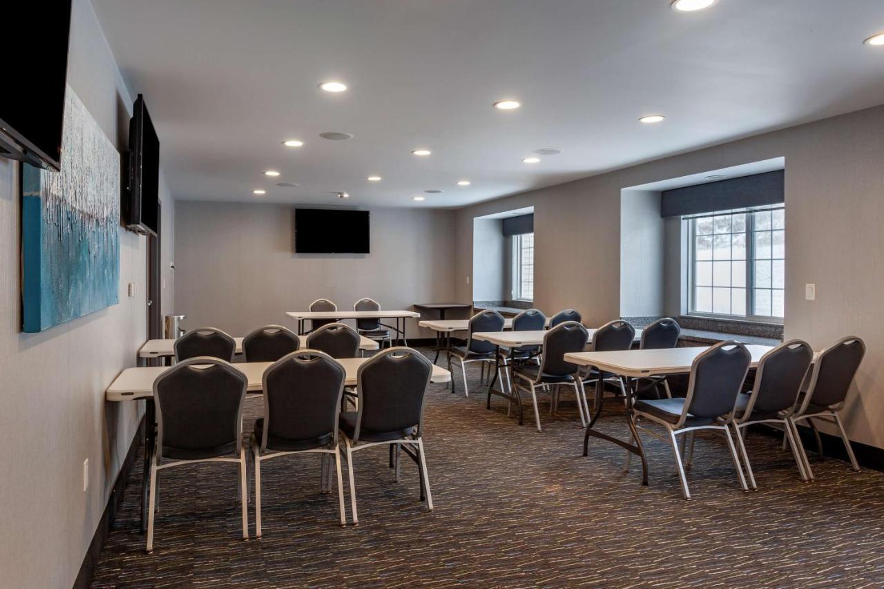 Best Western Plus Woodstock Inn & Suites Ngoại thất bức ảnh