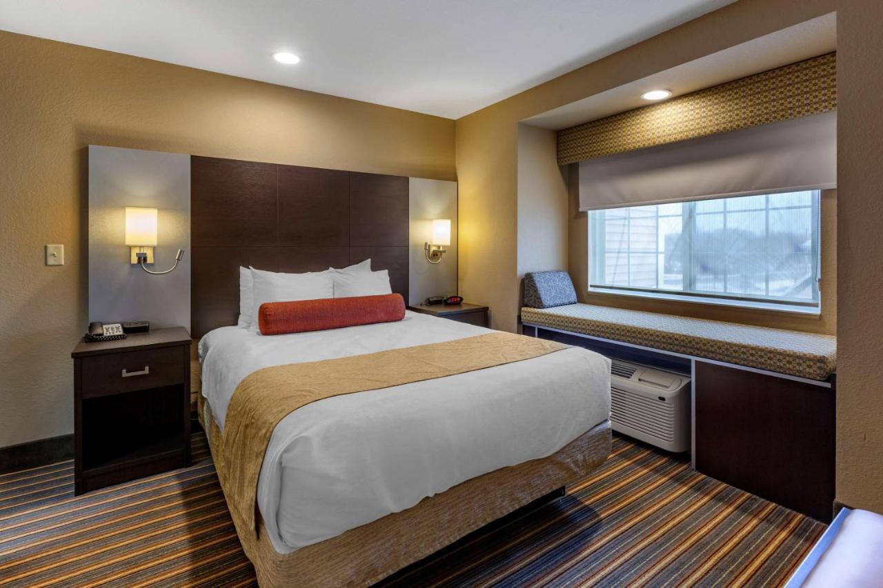 Best Western Plus Woodstock Inn & Suites Ngoại thất bức ảnh