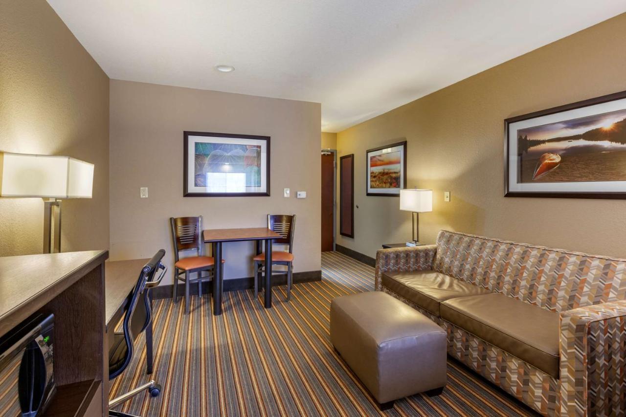 Best Western Plus Woodstock Inn & Suites Ngoại thất bức ảnh
