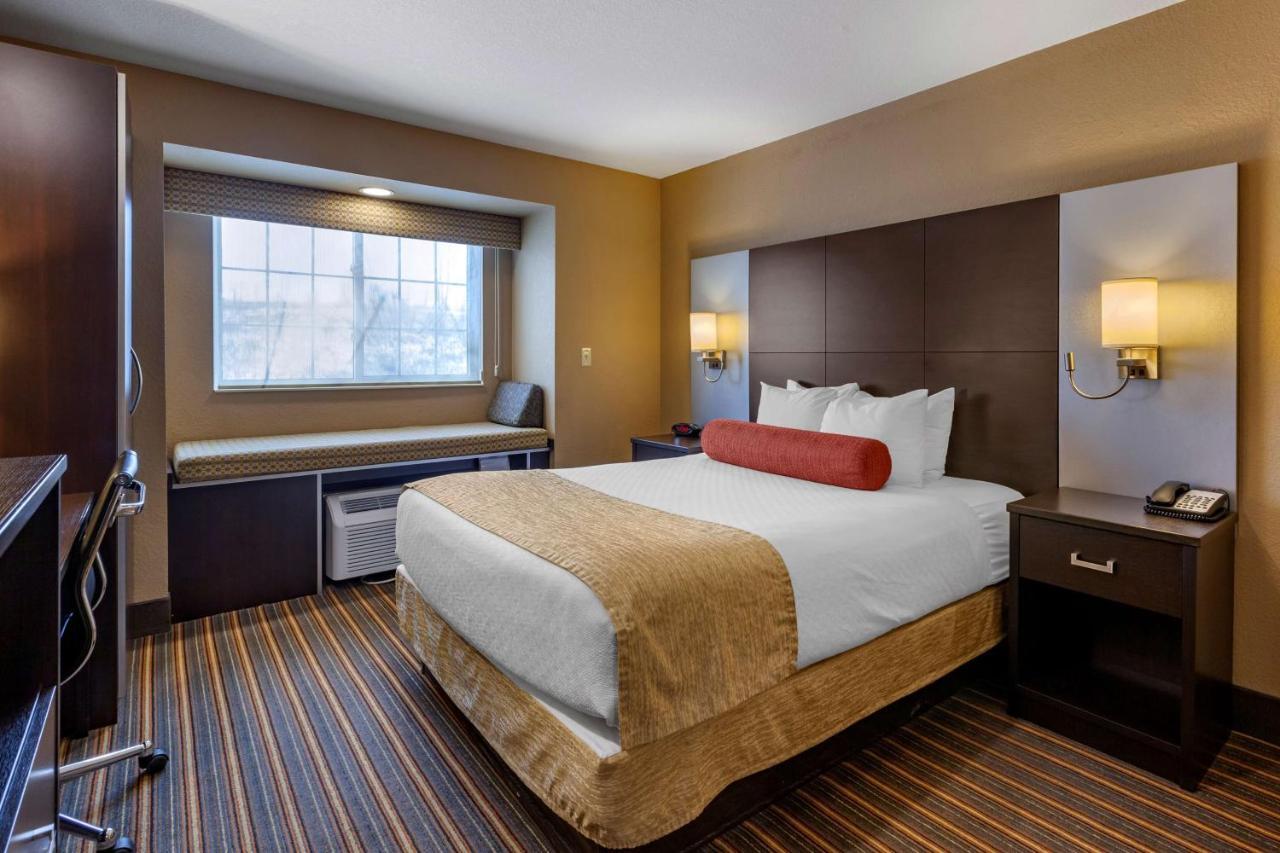 Best Western Plus Woodstock Inn & Suites Ngoại thất bức ảnh